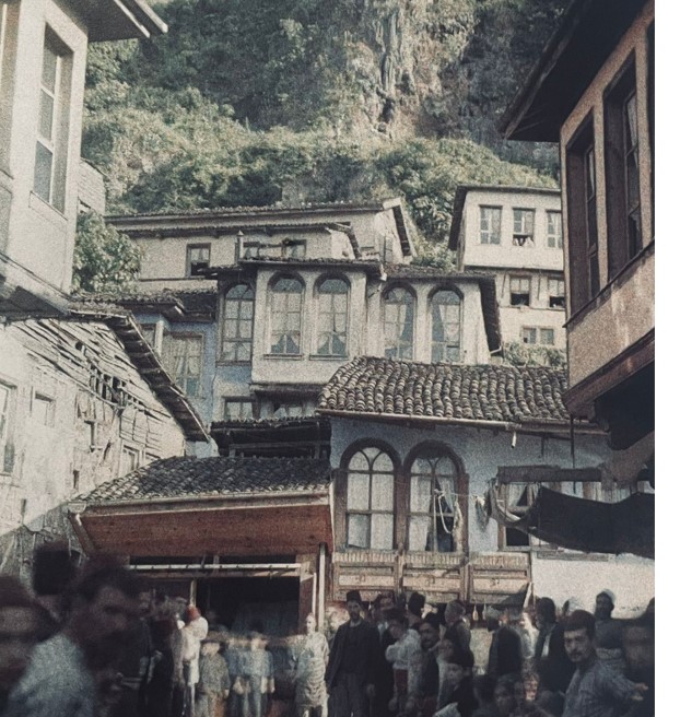 Bir Mahalle Serüvenin Peşinde: Yahudi Mahallesi’nden Arap Şükrü Sokağı’na